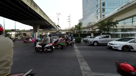 Der-Verkehr-In-Bangkok-Ist-Stark-Und-Normalerweise-Festgefahren