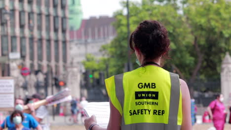 NHS-worker-sharing-her-speech-at-protest