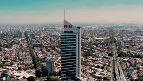 Vista-Aérea-Del-Hotel-Riu-En-Guadalajara,-Jalisco,-México