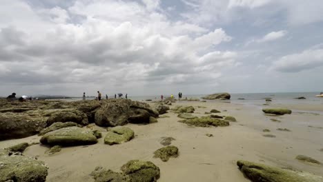 Una-Selección-De-Clips-De-Lapso-De-Tiempo-De-La-Hermosa-Playa-De-Hua-Hin-En-Tailandia