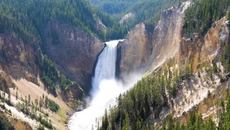 lower-yellowstonefalls-shot-in-the-summer