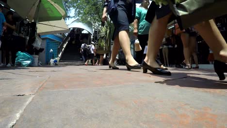 LocalThai-people-passing-through-various-street-stalls-in-Bangkok