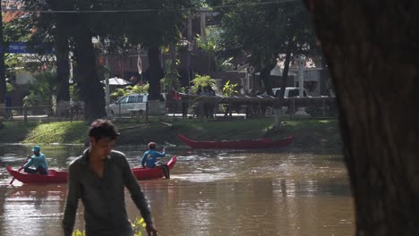 Preparación-Del-Festival-Del-Agua-En-El-Río.