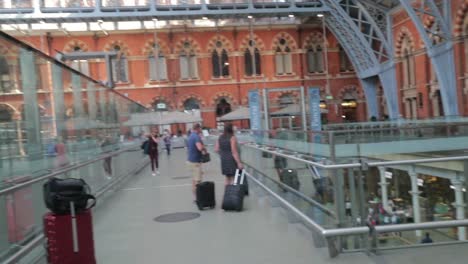 Rail-Art-St.-Pancras-International---Betjeman-To-I-Want-My-Time-With-You---Slomo-60fps