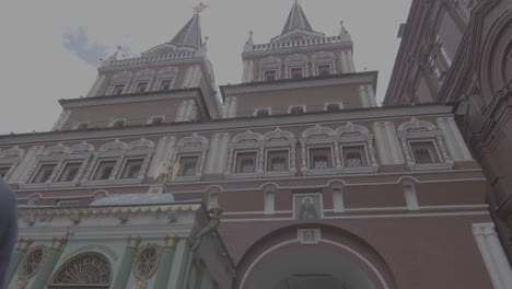 Iberian-Gate-and-Chapel-on-Red-Square,-Moscow-Russia,-low-angle-view