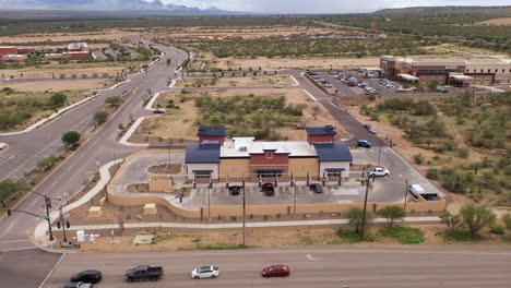 Vista-Aérea-De-Mister-Car-Wash,-Instalación-Comercial-De-Limpieza-De-Automóviles-En-Sahuarita,-Arizona