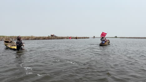 Dorfbewohner-Und-Fischer-Am-Lake-Nokoué-In-Afrika