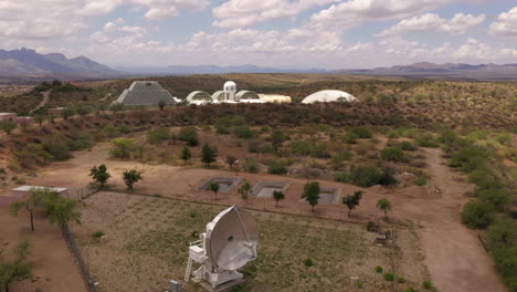 Äußeres-Des-Wissenschaftscampus-Der-Universität-Von-Arizona,-Biosphäre-2-In-Orakel,-Arizona