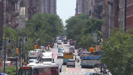 Vista-De-La-Calle-De-La-Ciudad-De-Nueva-York-En-Un-Momento-Ocupado-Del-Día