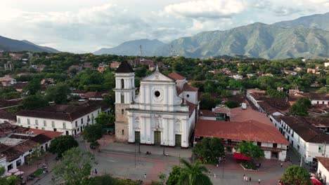 Aerial-View-Of-Cathedral-Basílica,-Inmaculada-Concepcion-De-Santa-Fe-De-Antioquia,-Colombia