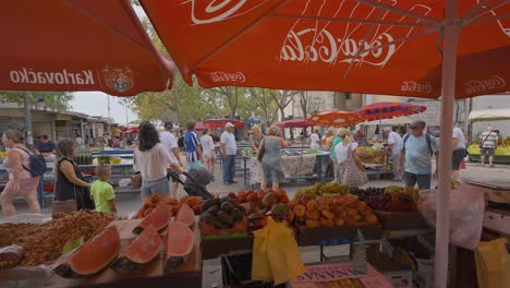 Panning-view-of-the-green-market-in-Split,-Croatia