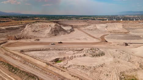 Gravel-Pit-at-Bluffdale-Utah,-Establishing-Shot---Aerial