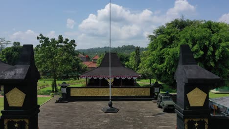 Entrance-gate-to-the-historical-site-of-the-General-Sudirman-Cemetery,-Central-Java