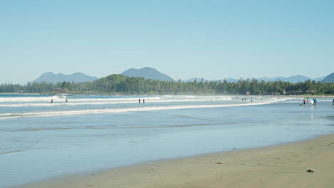 Pan-Von-Surfern-Am-Cox-Beach-Auf-Vancouver-Island