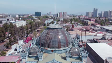 Boom-up-aerial-view-of-the-roof-of-the-Artequin-Museum-in-Santiago,-Chile