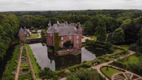 Vista-Aérea-Del-Castillo-De-Zuylen-En-Utrecht