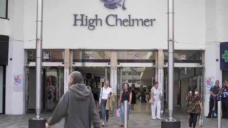 Entrada-Al-Centro-Comercial-High-Chelmer-En-Chelmsford-Con-Gente-Caminando