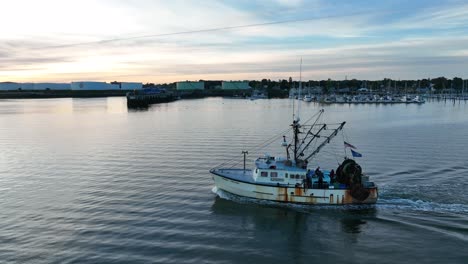 Fishermen-fishing-on-boat