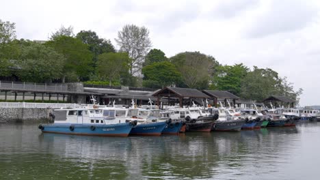 Bumboats-Atracados-En-La-Terminal-De-Ferry-De-Changi-Point-En-Singapur