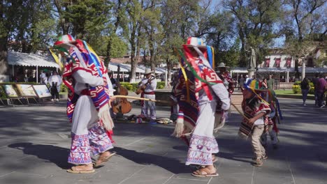 Typical-dance-of-the-old-men-in-the-historic-center-of-the-city