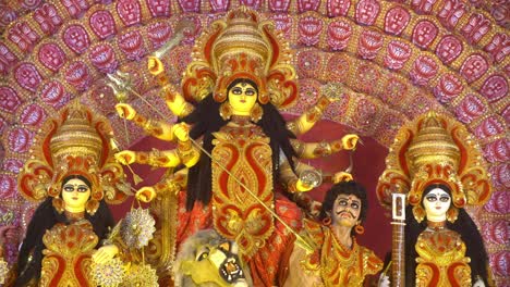 Das-Größte-Fest-Von-Westbengalen-Ist-Durga-Puja-Mit-Dem-Idol-Von-Durga-Thakur