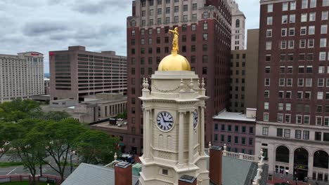 Antigua-Casa-Estatal-En-El-Centro-De-Hartford,-Connecticut