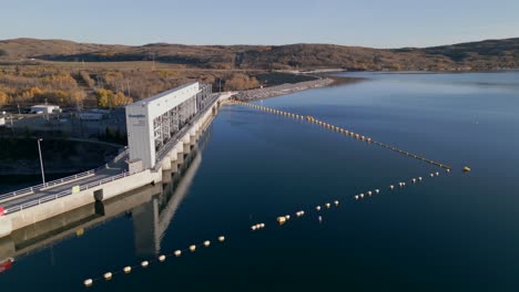 Dron-Panorámico-Presa-Del-Lago-Fantasma