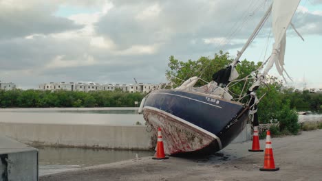 Hurricane-Ian-Leaves-Sailboat-stranded-on-Land