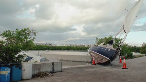 Hurricane-Ian-leaves-boats-stranded-on-land