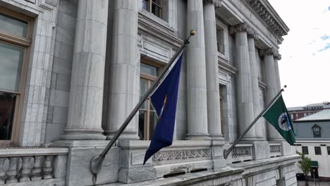 Staatsflagge-Von-Vermont-Am-Gerichtsgebäude