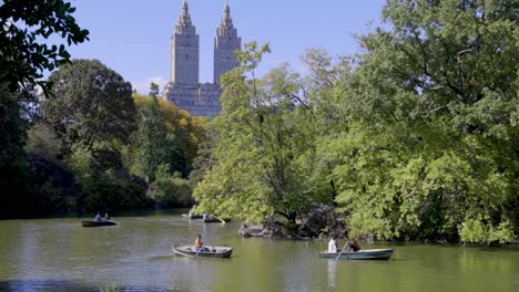 Bootsfahrer-Im-Central-Park-New-York