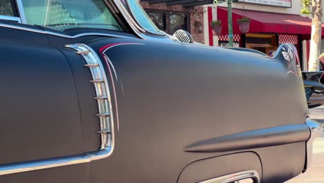 Classic-Cadillac-Oldtimer-Low-Rider-Vintage-Car-on-Streets-of-Los-Angeles,-California-USA