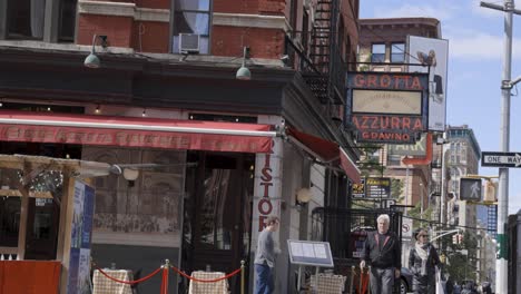 Blaue-Grotte-Little-Italy-Corner