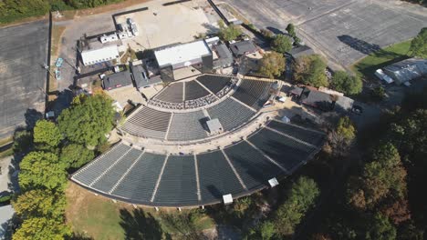 Vista-Aérea-Del-Anfiteatro-Oak-Mountain-En-Pelham,-Alabama