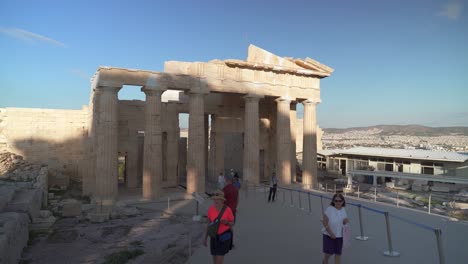 Ruinas-De-La-Puerta-De-Beule-Cerca-De-La-Acrópolis