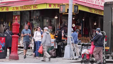 Esquina-De-La-Ciudad-De-China-De-Nueva-York-4k-Con-Gente-De-Compras