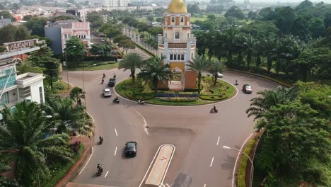 Enthüllen-Sie-Eine-Luftdrohnenaufnahme-Des-Ayuntamiento-Tugu-Denkmals-In-Paramount-Land-Gading-Serpong-Bsd