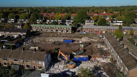 Vista-Aérea-De-La-Demolición-De-Una-Urbanización-En-Hendrik-ido-ambacht