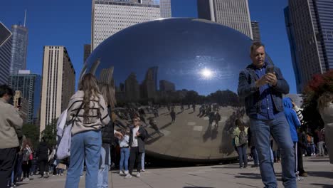 Chicago-El-Hombre-Frijol-Tomando-Una-Selfie