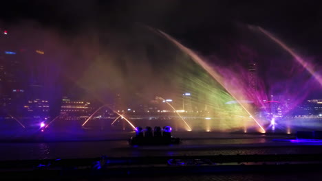 Spectra-Show-Of-Dancing-Fontänen:-Licht--Und-Wassershow-Entlang-Der-Promenade-Vor-Dem-Strand-Der-Marina-Bay