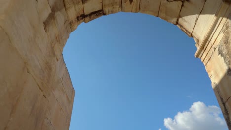 Entrada-Del-Arco-De-La-Iglesia-Tetraconch