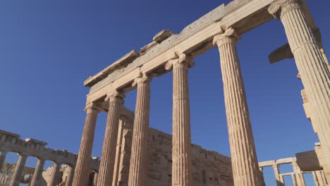 Colonnade-of-Pandroseion-in-Early-Morning