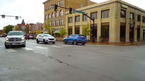 Traffic-in-downtown-Beaver-Fall-on-a-fall-day