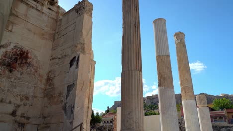 Columnata-De-La-Iglesia-De-San-Asomatos