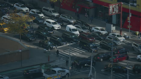 Con-Vistas-A-La-Fuerte-Congestión-En-La-Intersección-De-Nueva-York