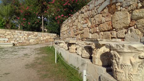 Antigüedades-Del-Propilón-Oriental-Del-Foro-Romano-En-Atenas