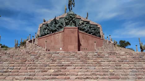 Heroes-of-the-Independence-Monument-by-Ernesto-Soto-Avendaño-in-Humahuaca,-Argentina