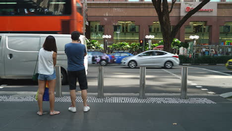 Singapur:-Aproximadamente-El-Lapso-De-Tiempo-Panorámico-A-Medida-Que-Las-Personas-Realizan-Su-Día