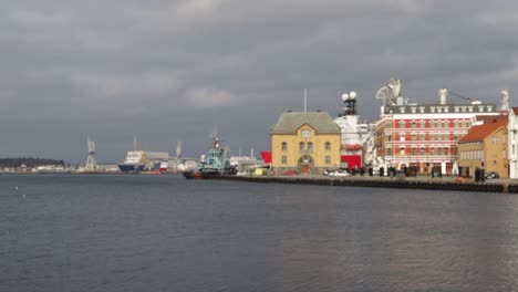 Hafen-Von-Stavanger-Sonntagnachmittag,-Alte-Boote-In-Einem-Verschlafenen-Hafen