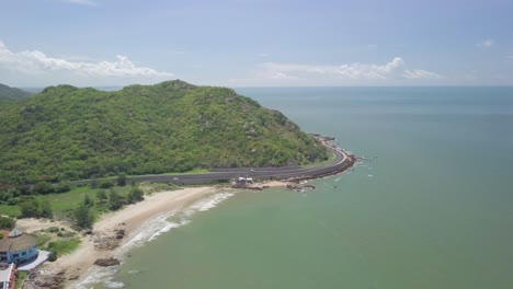 La-Playa-De-Long-Hai-Tiene-La-Hermosa-Costa-En-El-Sur-De-Vietnam,-A-Unos-100-Kilómetros-De-La-Ciudad-De-Ho-Chi-Minh